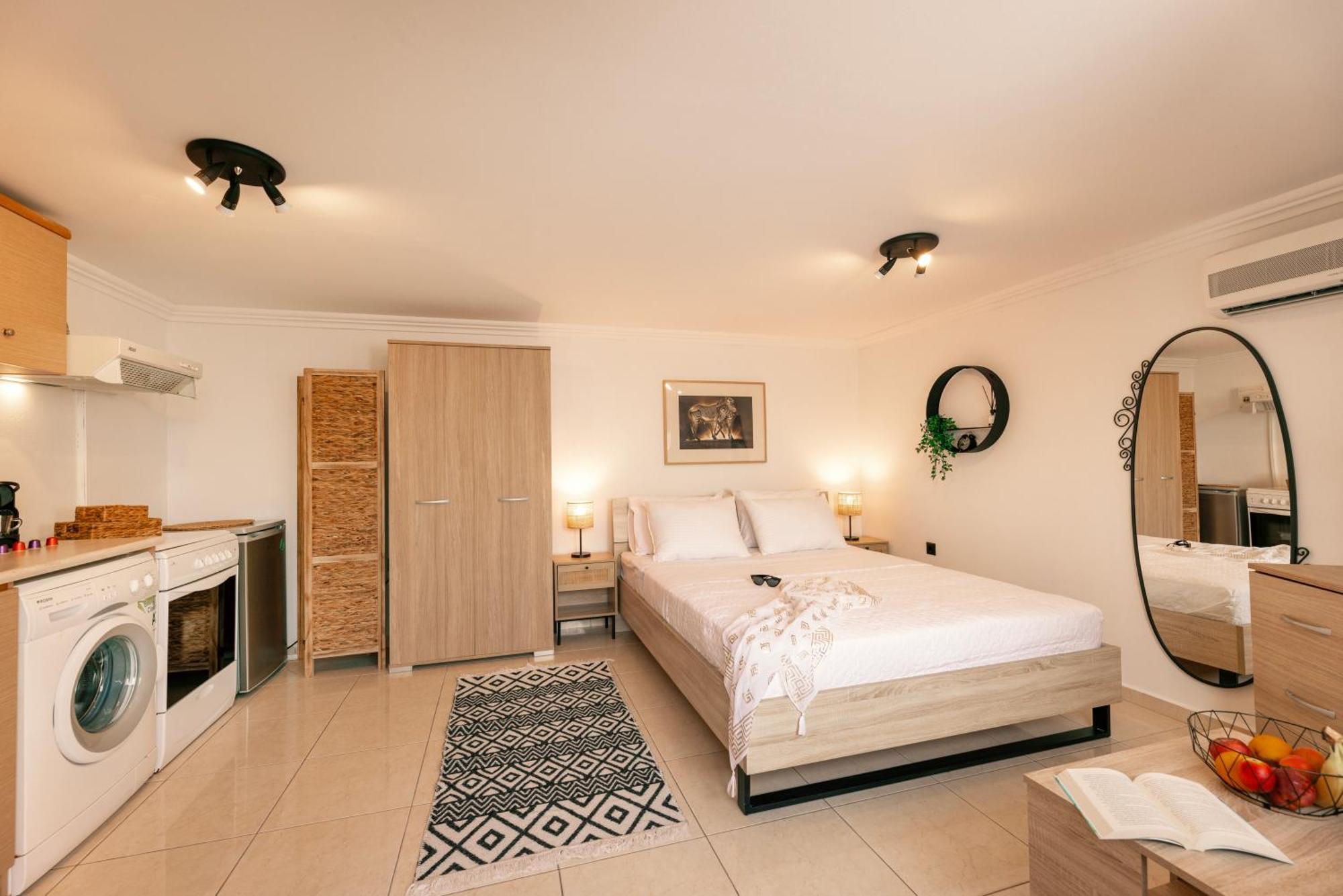 Pantheon Apartment Neos Marmaras Esterno foto